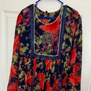 Macy's Elegant Floral Maxi Dress - Red and Green